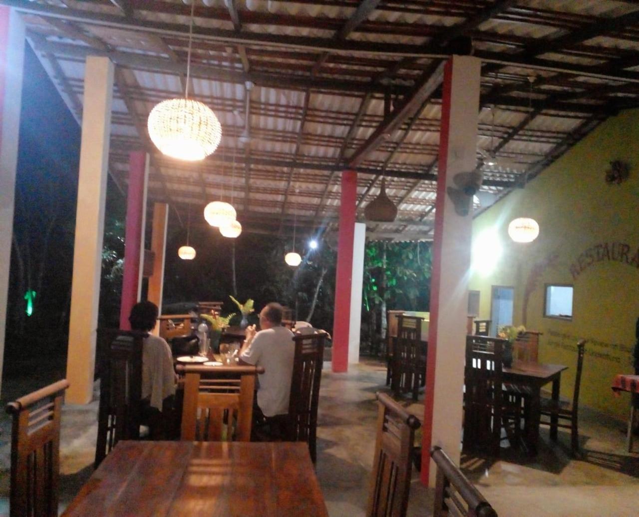 Jungle Restaurant And Villa 乌纳瓦图纳 外观 照片