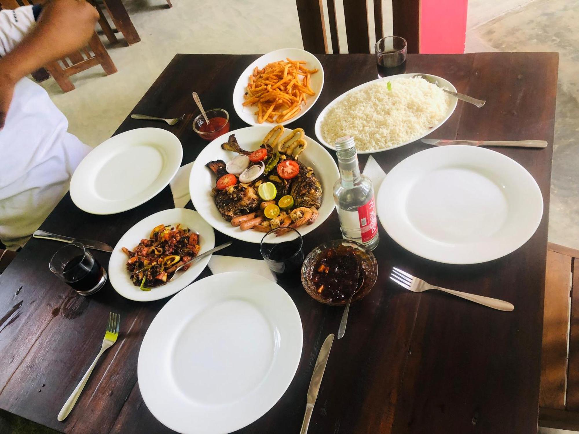 Jungle Restaurant And Villa 乌纳瓦图纳 外观 照片